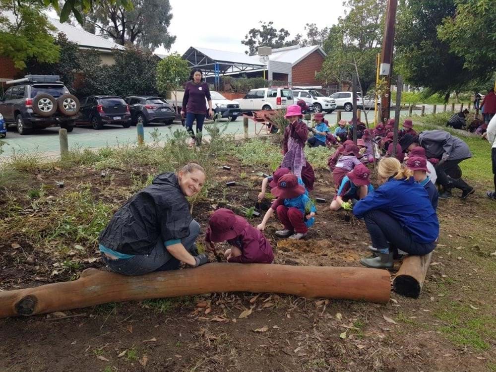 tree planting 2022 7.jpg
